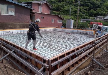 〝穴井の家"基礎工事進んでいます