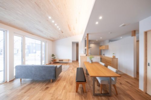 子供達も裸足で走り回って気持ち良さそう♪